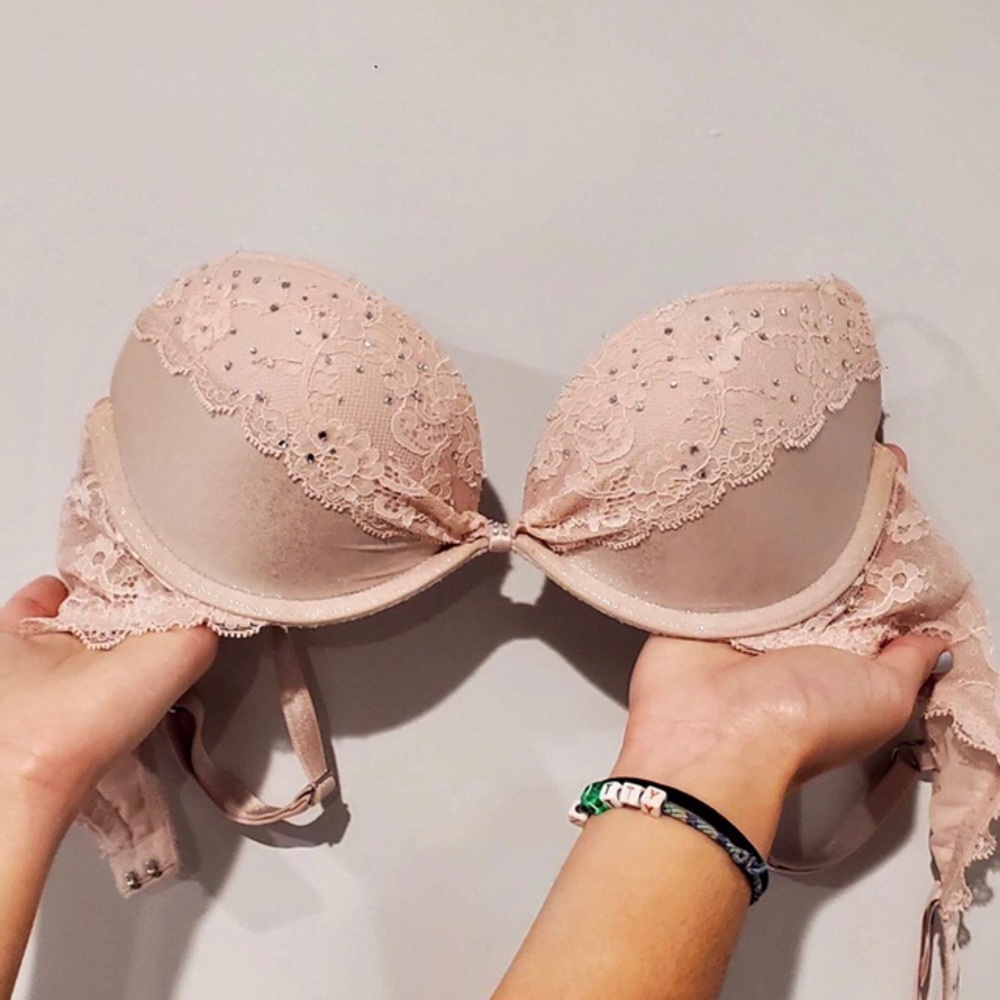 Victoria’s Secret blush push up bra (32B)
